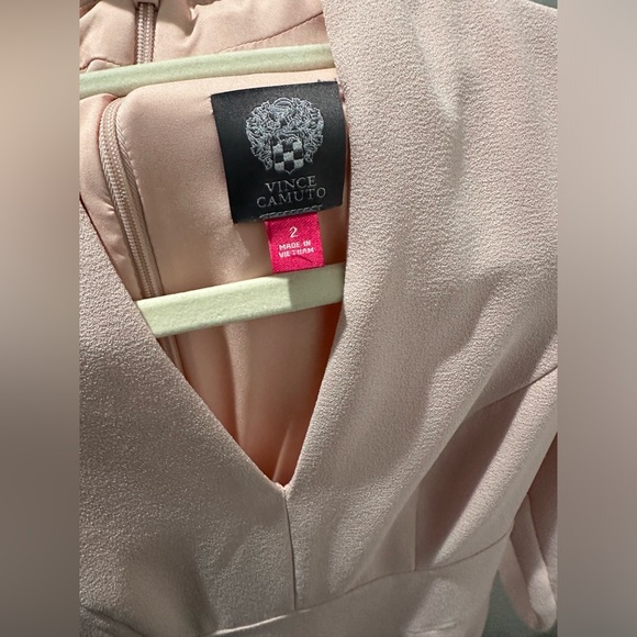 Vince Camuto dress in size 2. Super cute and snatched on the waist. - Picture 2 of 4